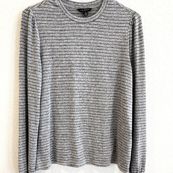 Lucky Brand Sweaters - LUCKY size small soft long sleeve